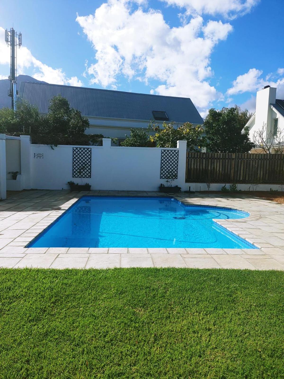 פרנצ'הוק Largest One Bed Apartment & Private Pool In The Hoek מראה חיצוני תמונה
